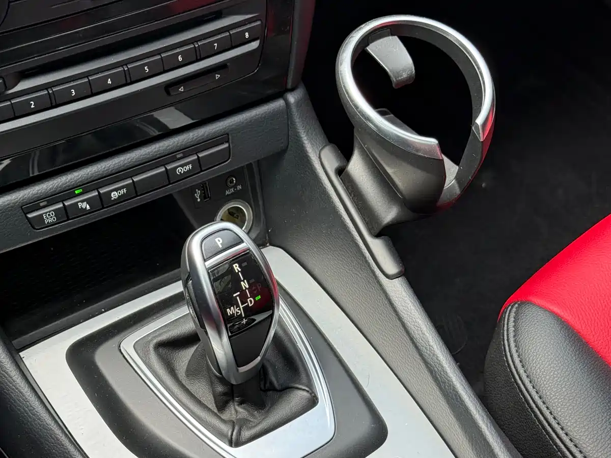 BMW X1 2014 sDrive18i Leading Edition фото 18