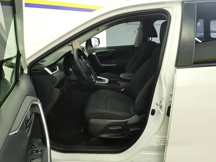 Toyota RAV4 Rongfang 2020 2.0L CVT 2WD Urban Edition фото 9