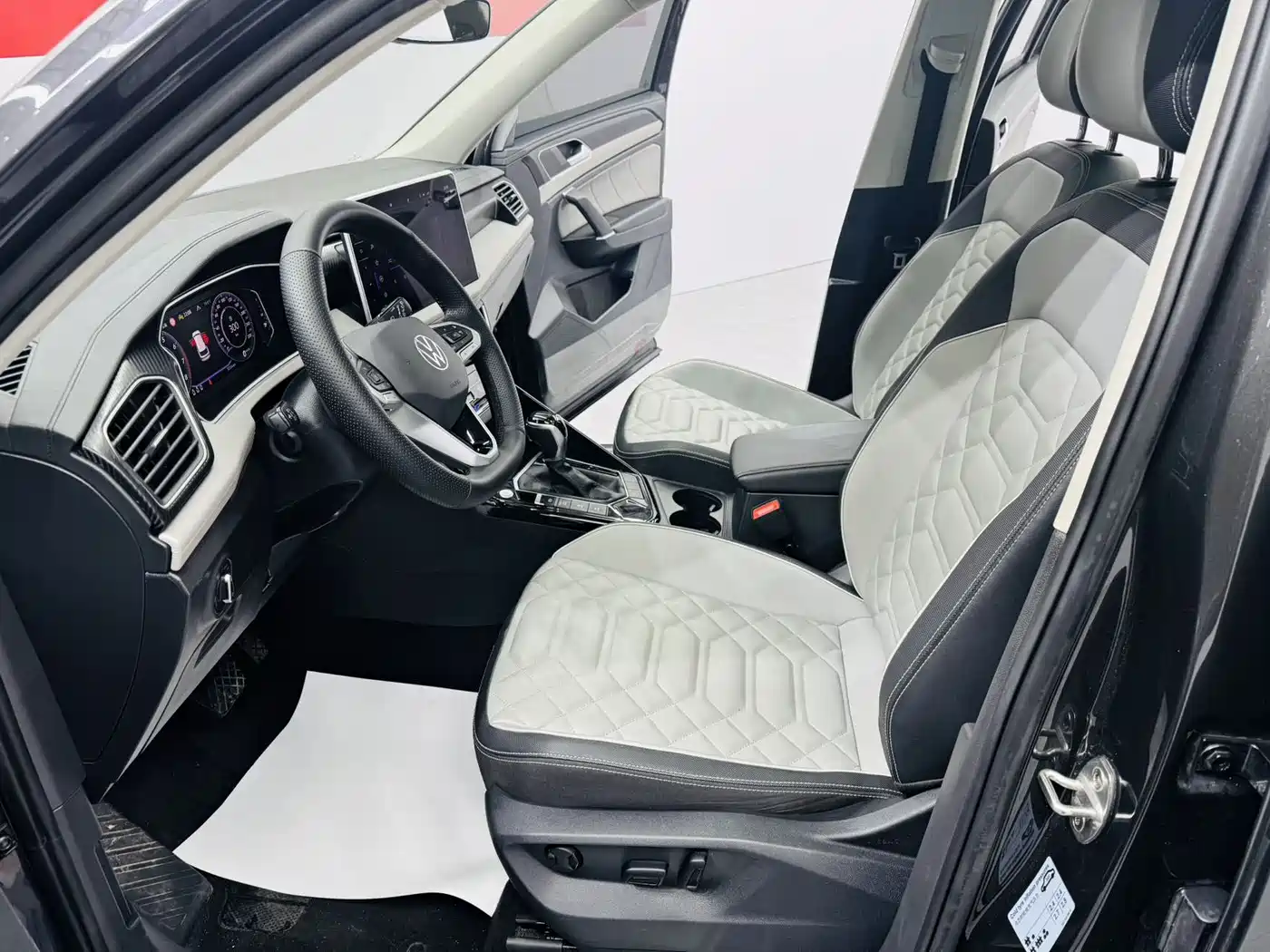 Volkswagen Tayron 2023 280TSI 2WD Luxury Plus Advanced Edition фото 4
