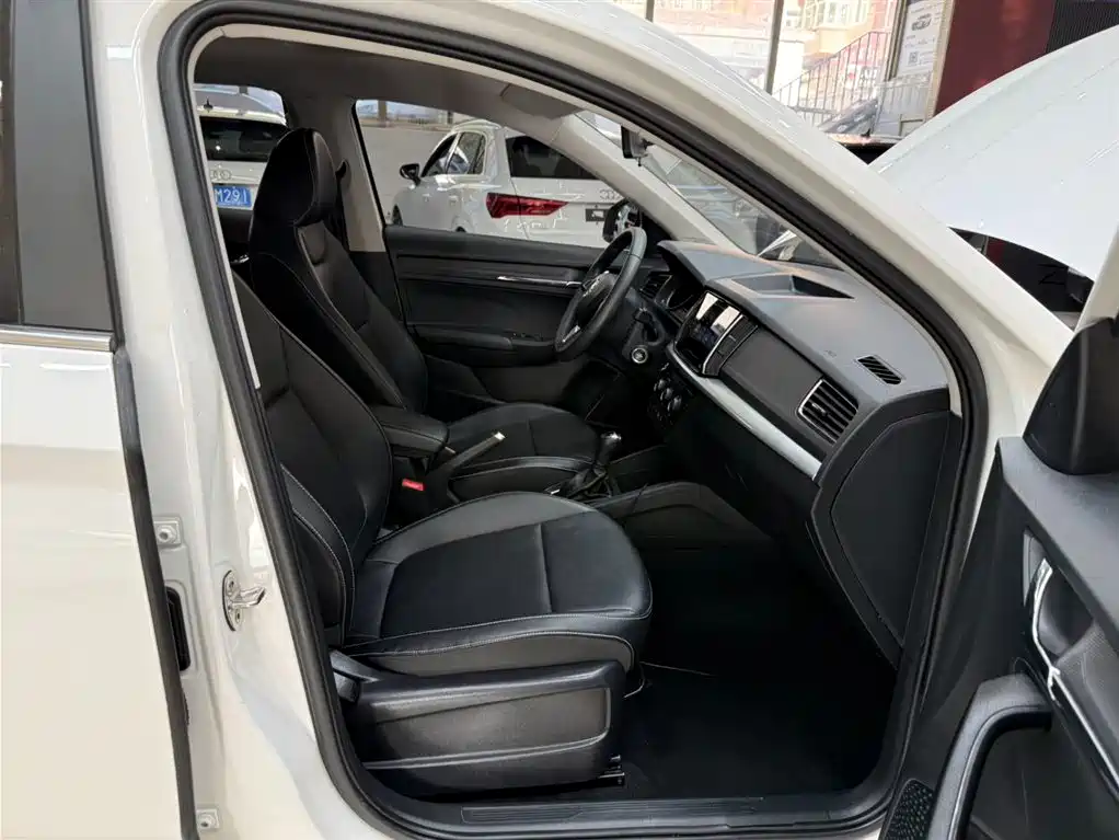 Škoda Kamiq 2022 1.5L Automatic Comfort Edition фото 20