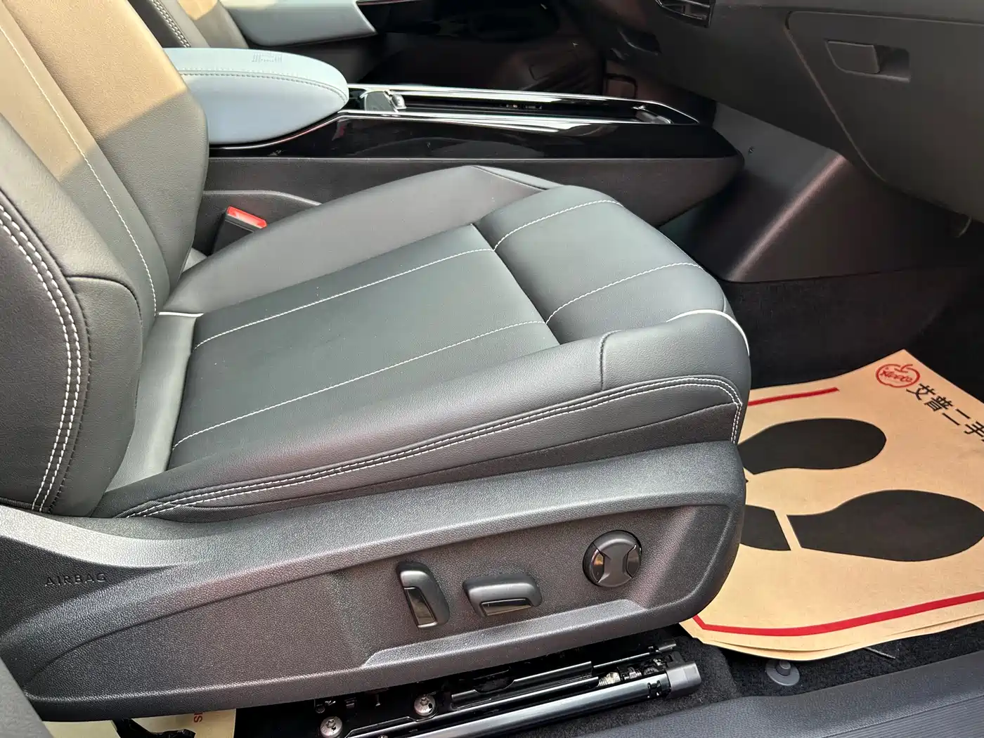Volkswagen ID.4 X 2022 Pure Long Range Edition фото 14