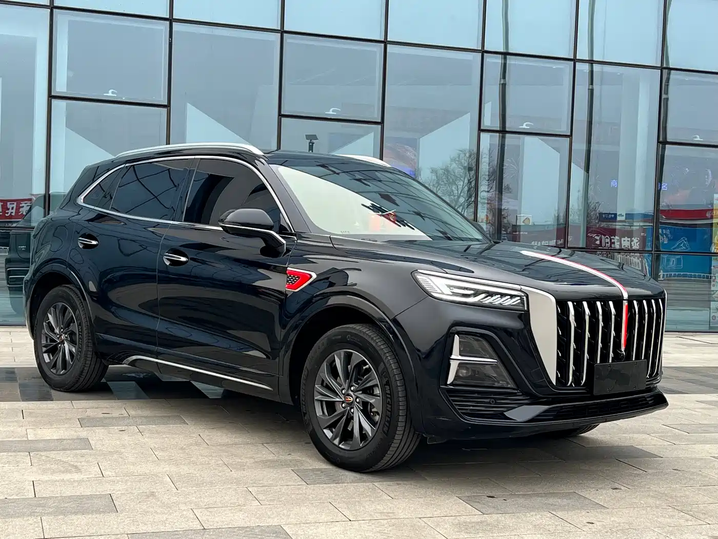 Hongqi HS5 2023 2.0T Flag Enjoy Pro Edition фото 3