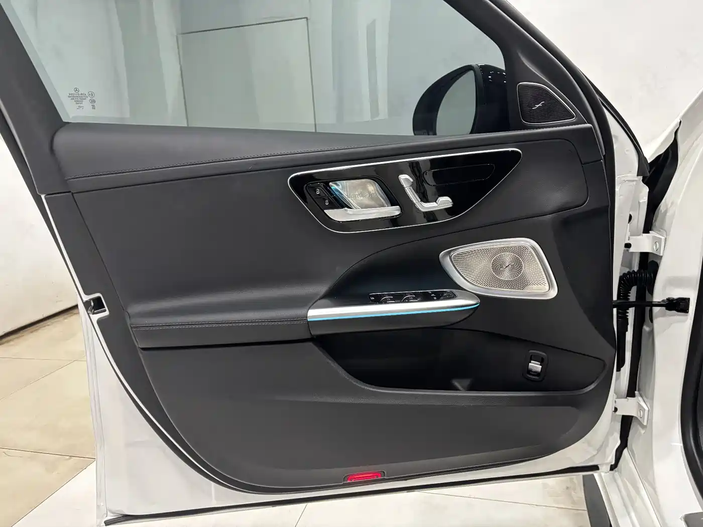 Mercedes-Benz C-Class 2025 Facelift C 260 L Night Sport Edition фото 11