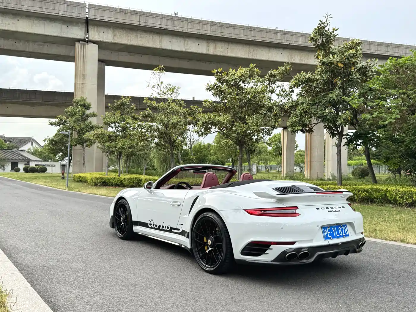 Porsche 911 2016 Turbo S Cabriolet 3.8T фото 15