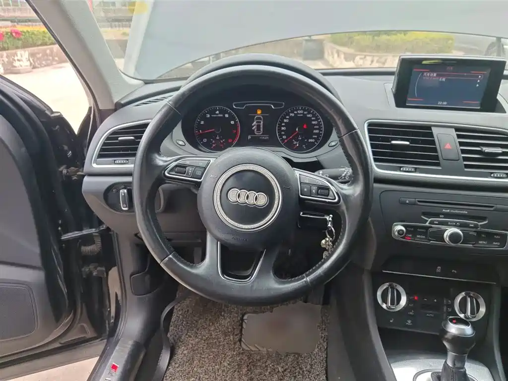 Audi Q3 2015 35 TFSI Comfort фото 7