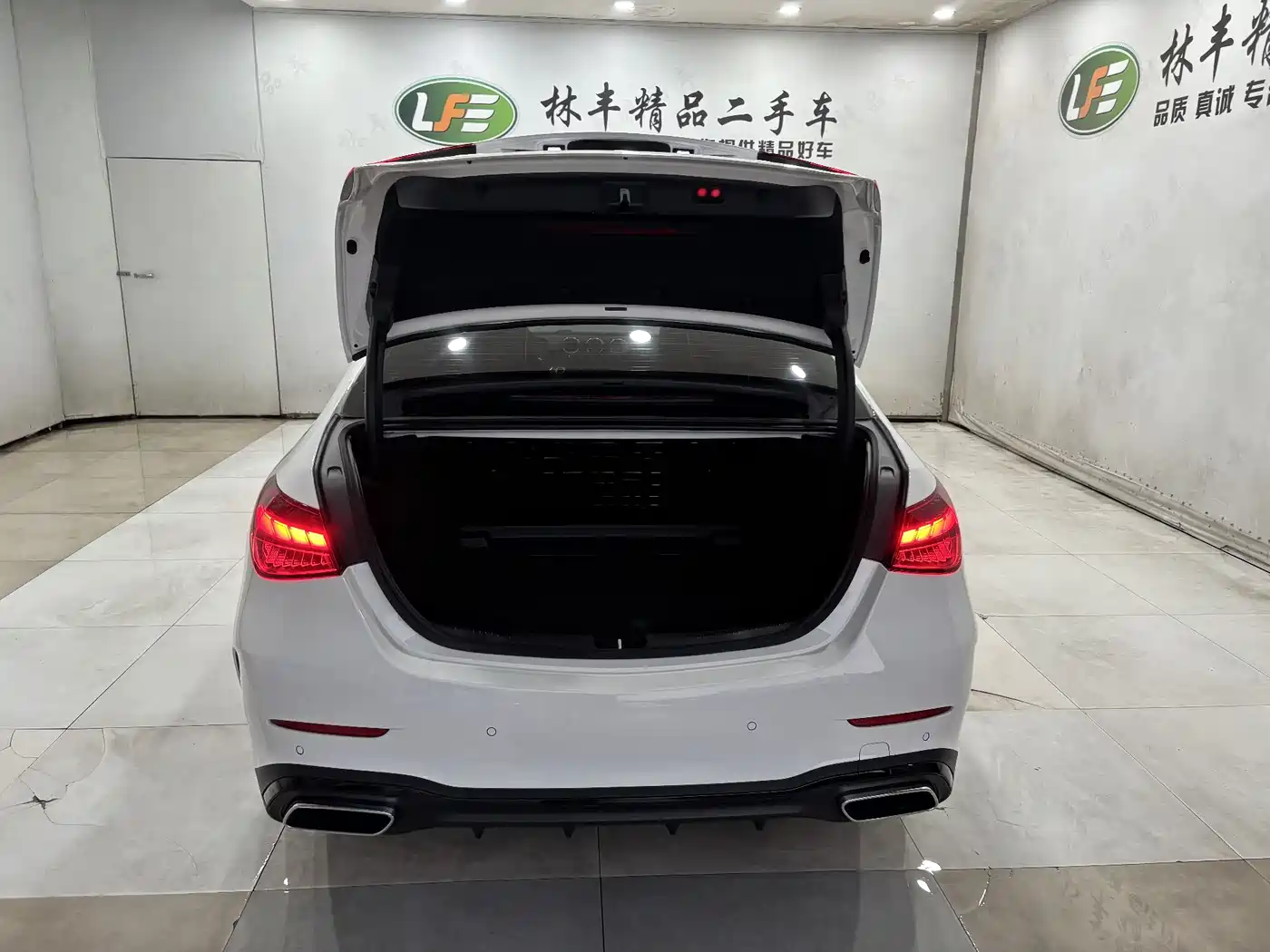 Mercedes-Benz C-Class 2025 Facelift C 260 L Night Sport Edition фото 30
