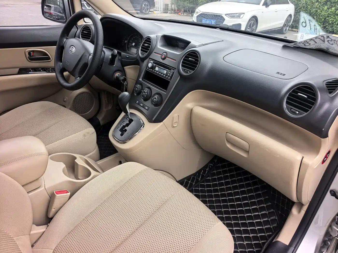 Kia Carens 2011 2.0L 7-Seater Automatic Luxury фото 11