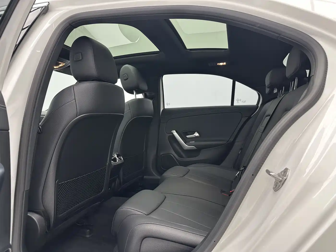 Mercedes-Benz A-Class 2023 A 180 L фото 6