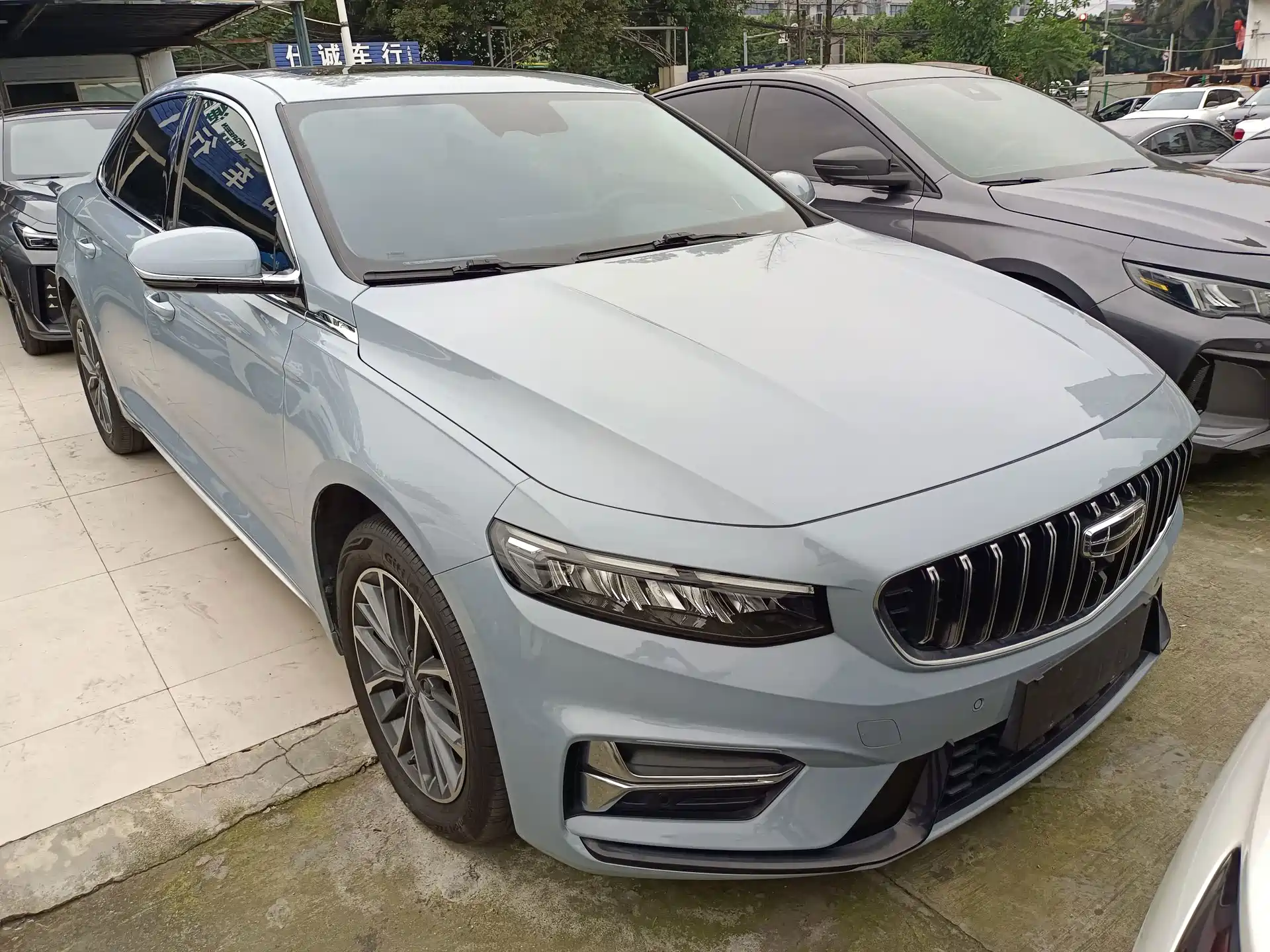 Фото 2 - Geely Preface