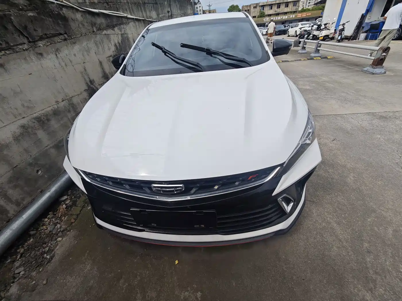 Фото 2 - Geely Binrui