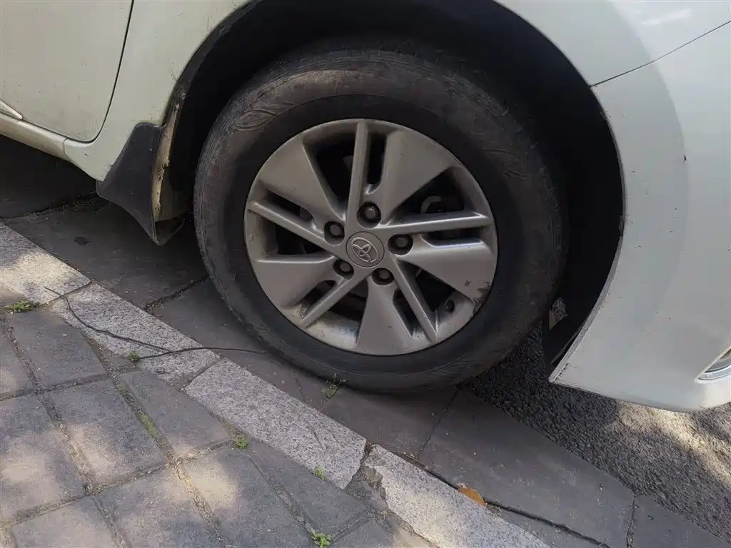 Toyota Corolla 2014 1.6L CVT GL-i фото 23