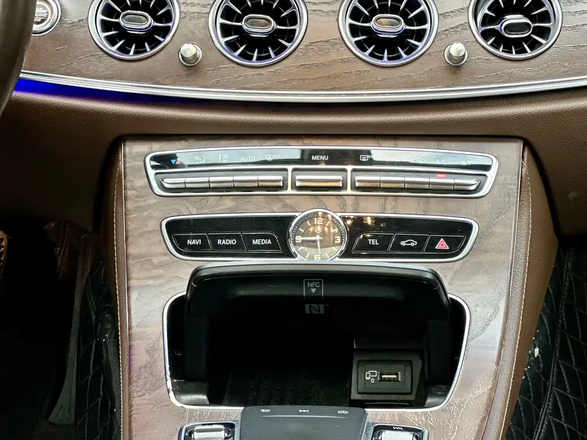 Mercedes-Benz E-Class 2019 E 300 L Sport Luxury фото 10