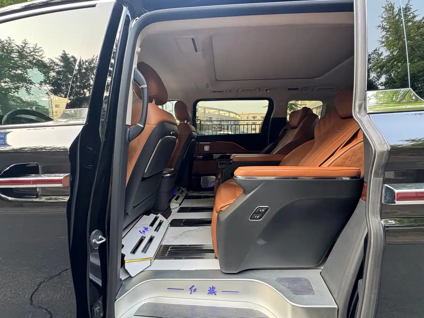 Hongqi HQ9 2023 2.0T Smart Connect Flagship фото 19