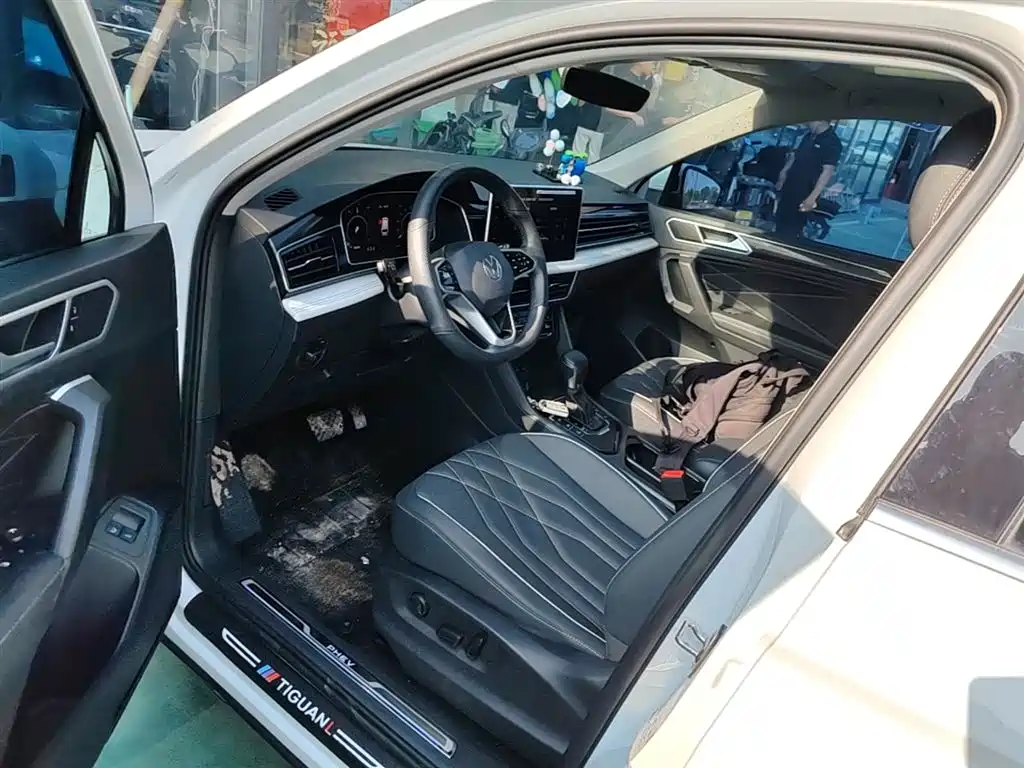 Volkswagen Tiguan L PHEV 2023 430PHEV Plug-in Hybrid Premium фото 14