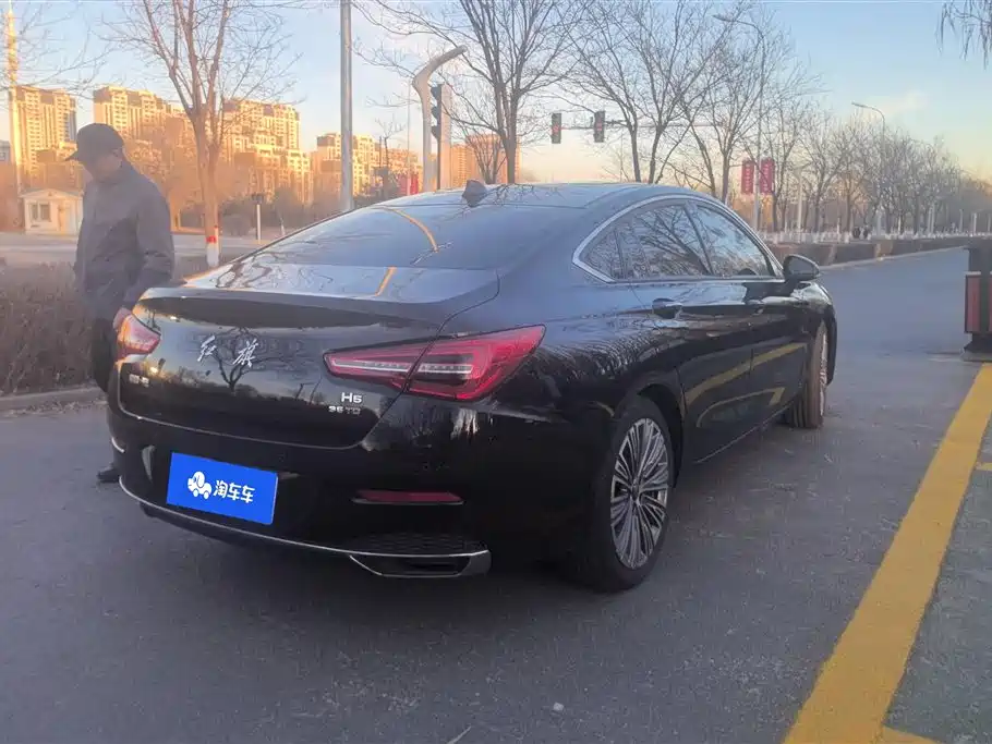 Hongqi H5 2022 Classic Facelift 1.8T Automatic Smart Connect Flag Enjoyment Edition фото 3