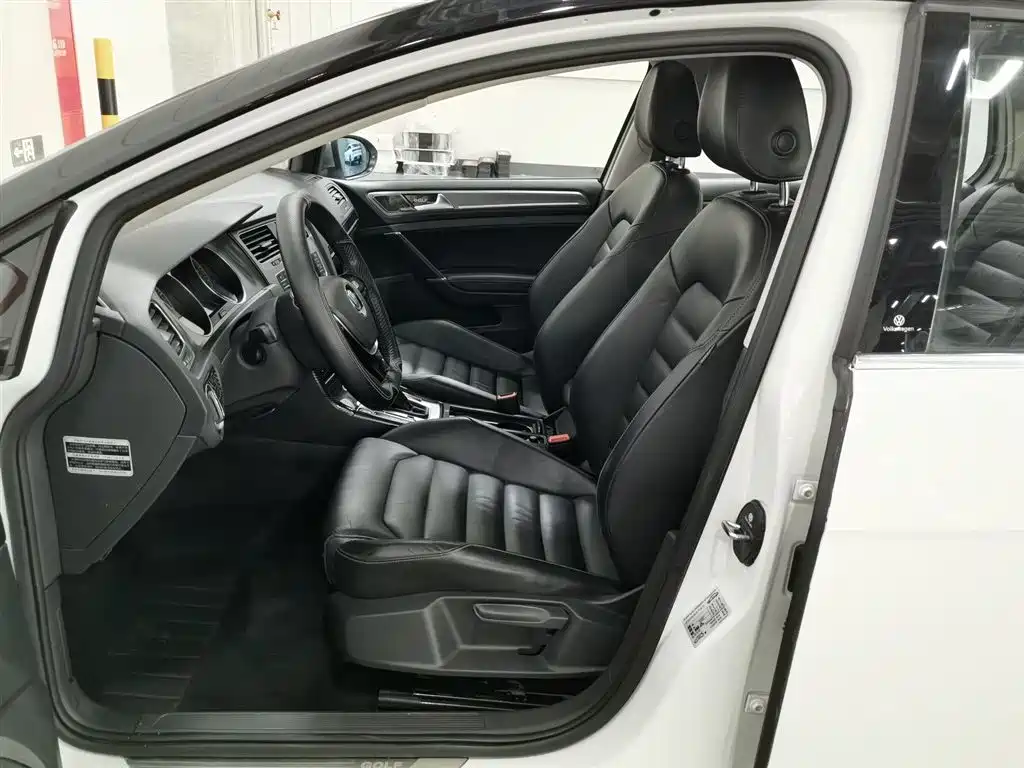 Volkswagen Golf 2016 230TSI Automatic Luxury фото 10