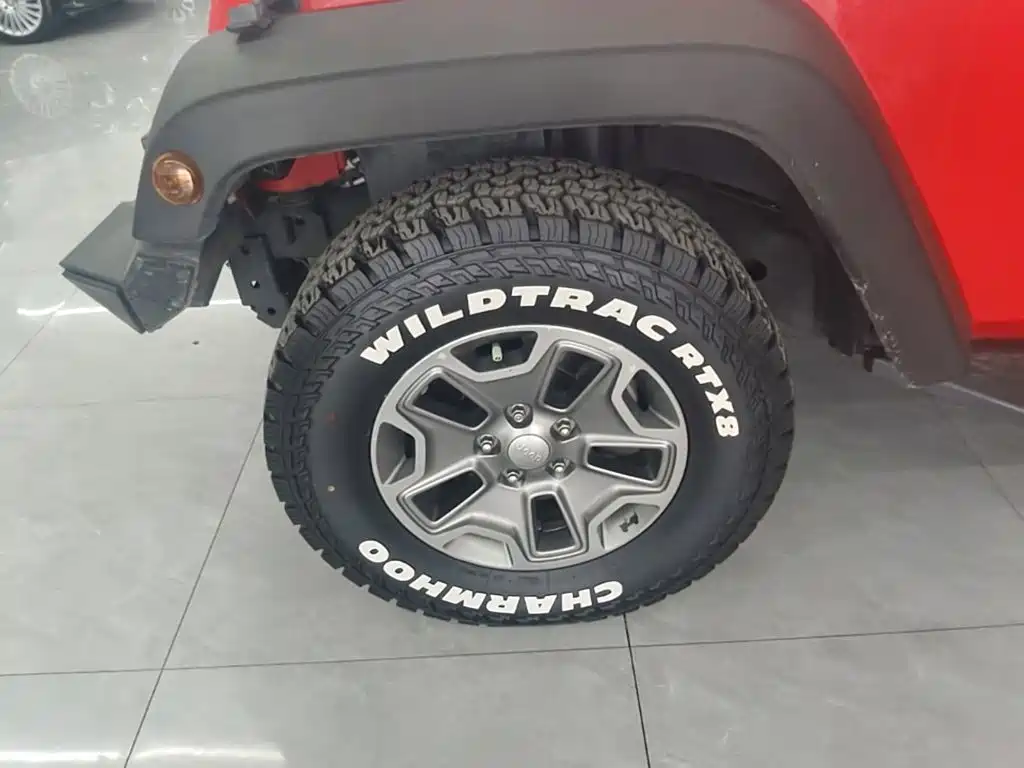 Фото 23 - Jeep Wrangler