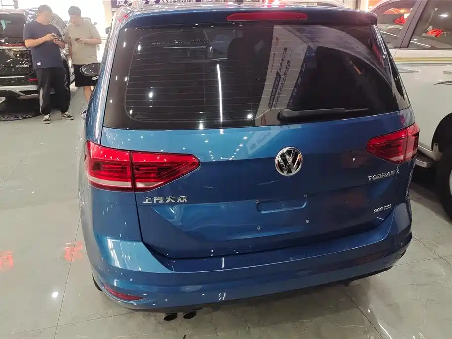 Volkswagen Touran 2018 Touran L 280TSI DSG Comfort Edition 7-seater China VI фото 4