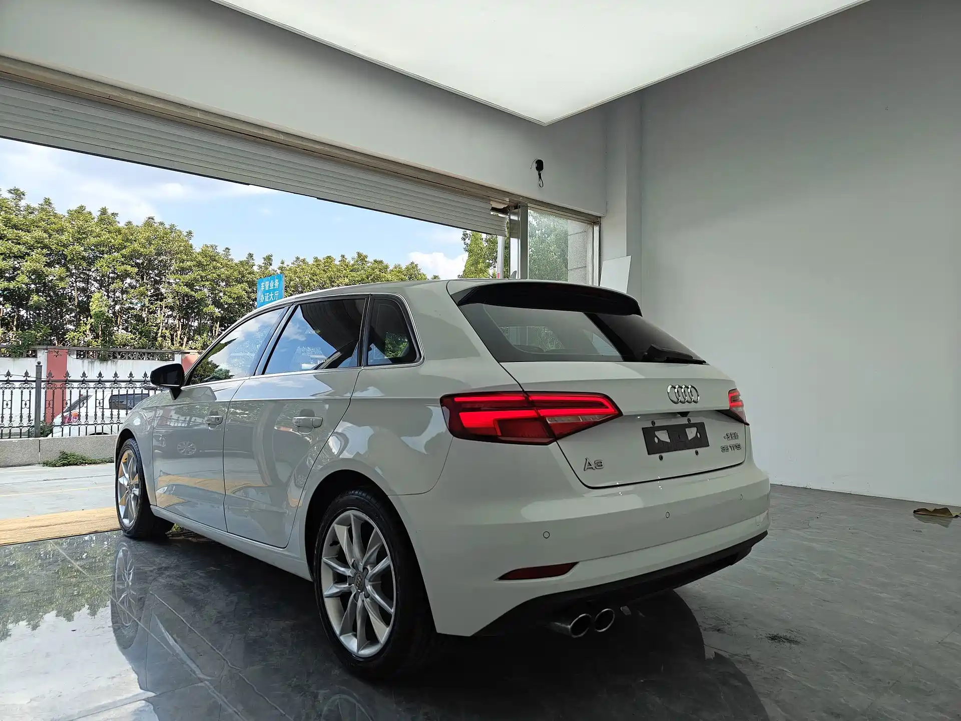 Photo 4 - Audi A3