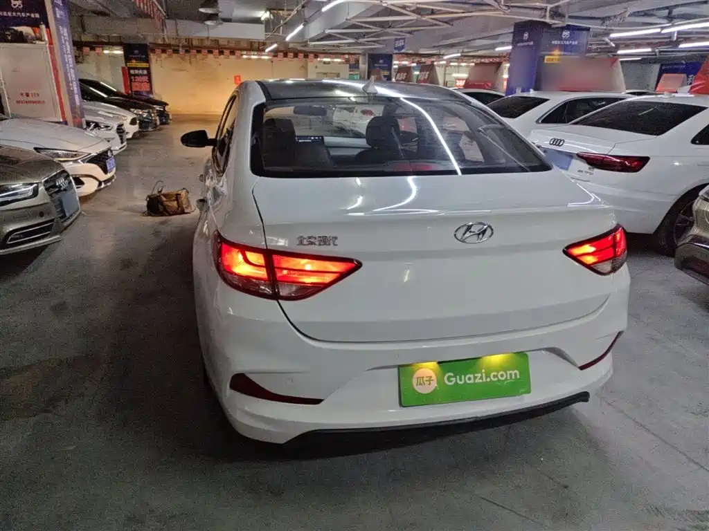 Hyundai Elantra 2018 1.6L Automatic Pleasing Edition GL China VI фото 6