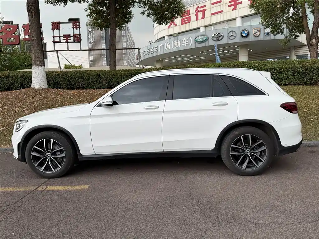 MERCEDES-BENZ GLC