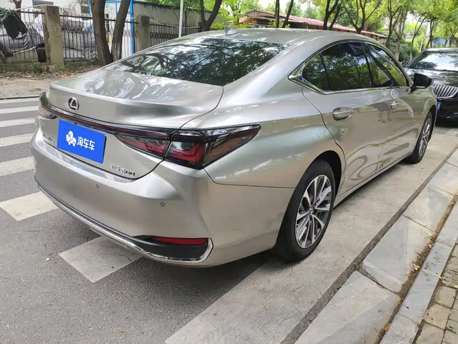 Lexus ES 2025 2025 200 Ultimate Edition
