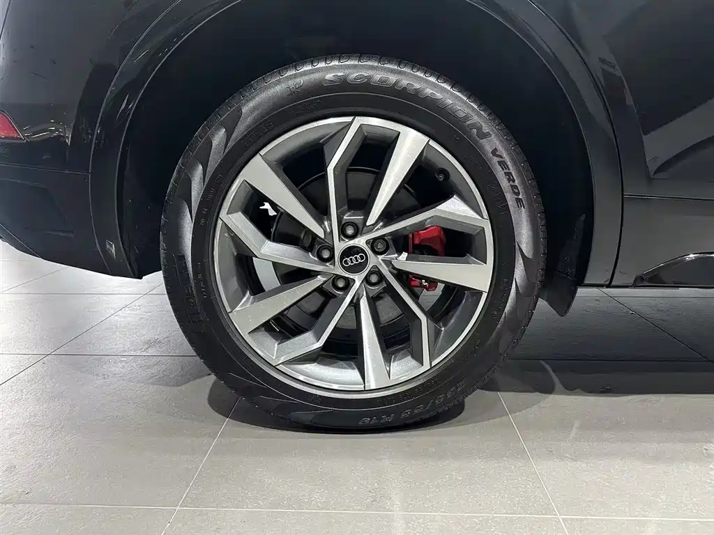 Audi Q5L 2024 Model 40 TFSI Luxury Dynamic фото 12