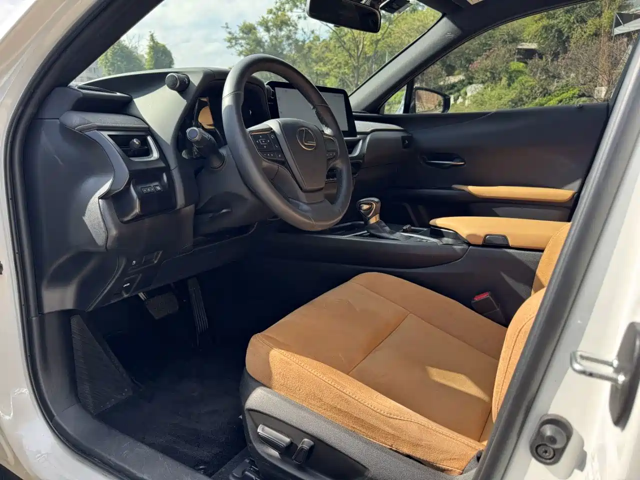 2023 Lexus UX