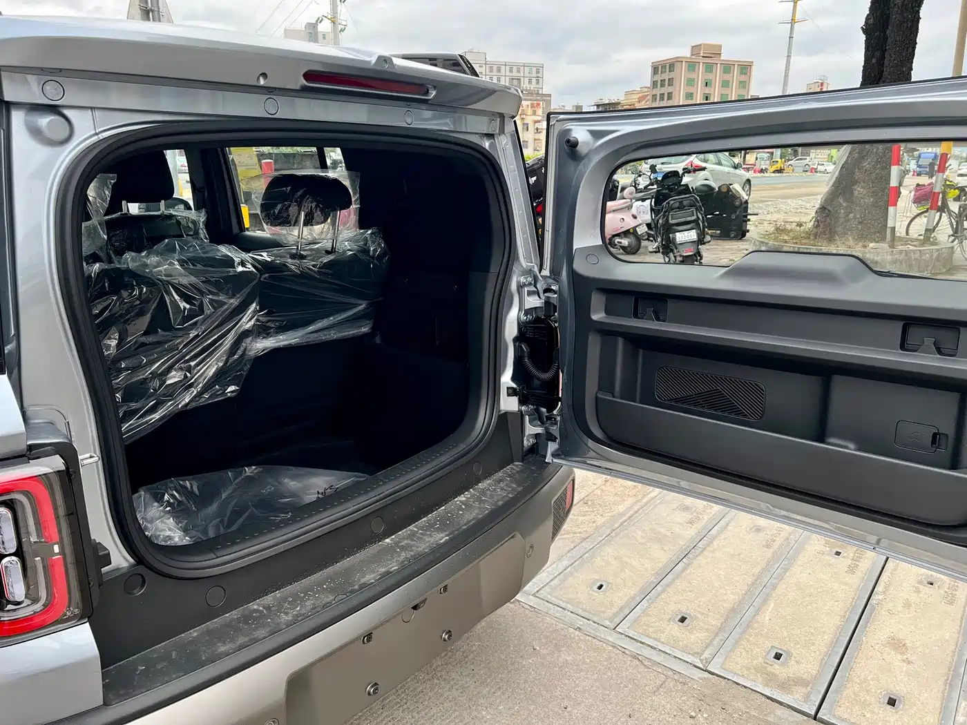 BAOJUN YUE ALSO PLUS