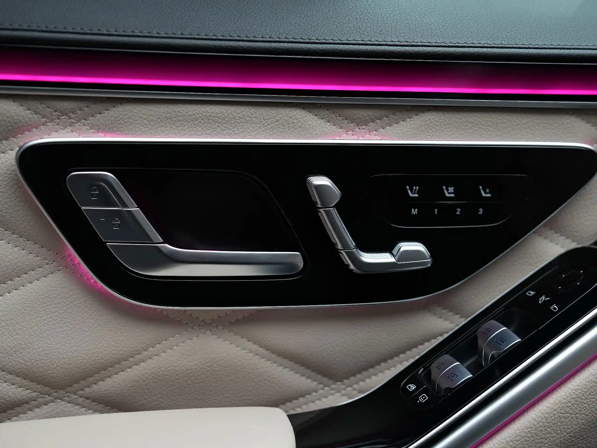 Фото 11 - Mercedes-Benz S-Class