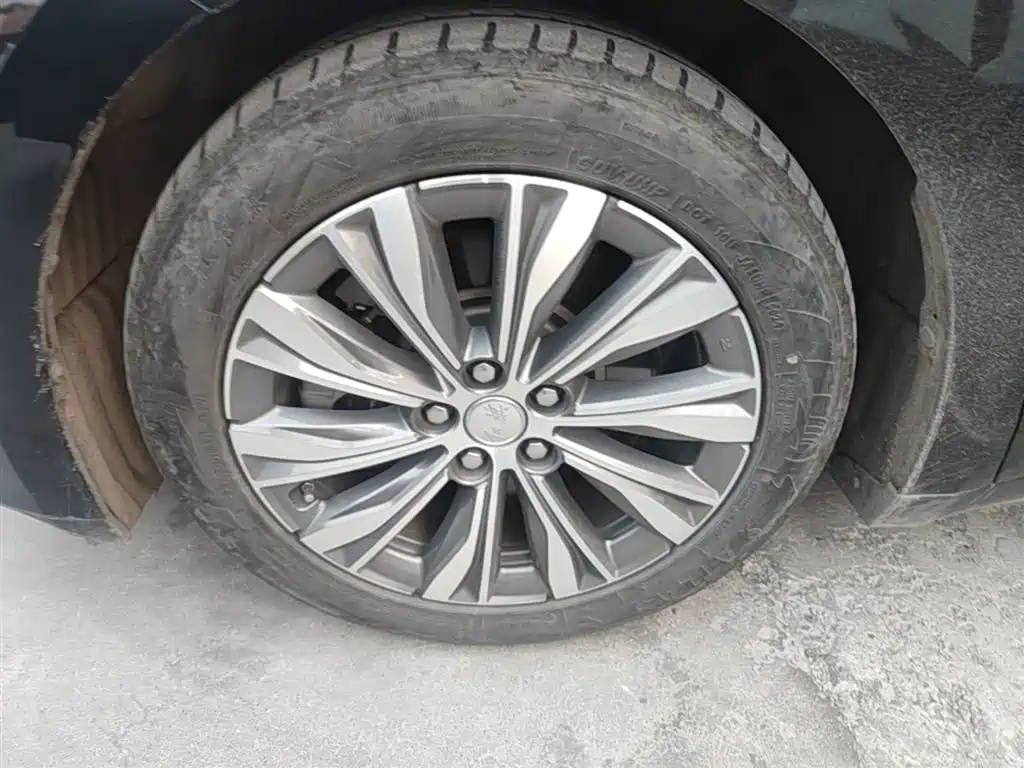 Hongqi E-QM5 2024 560km PLUS фото 23