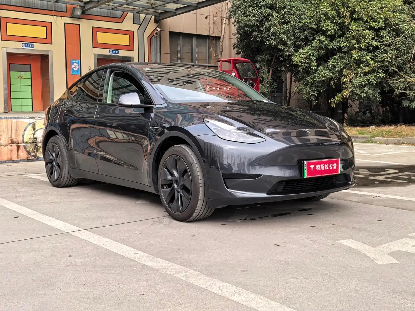 TESLA MODEL Y