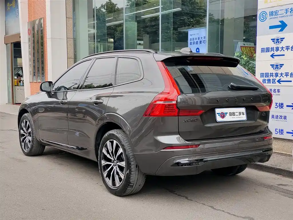 Фото 4 - Volvo XC60