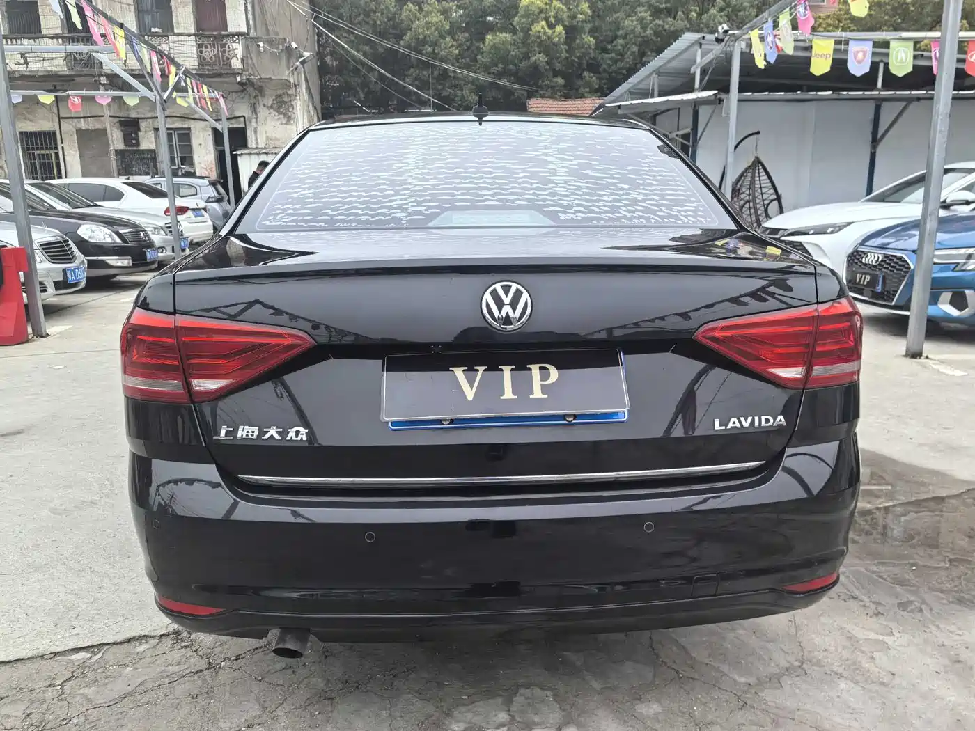 Volkswagen Lavida 2015 1.6L Automatic Comfort Edition фото 9