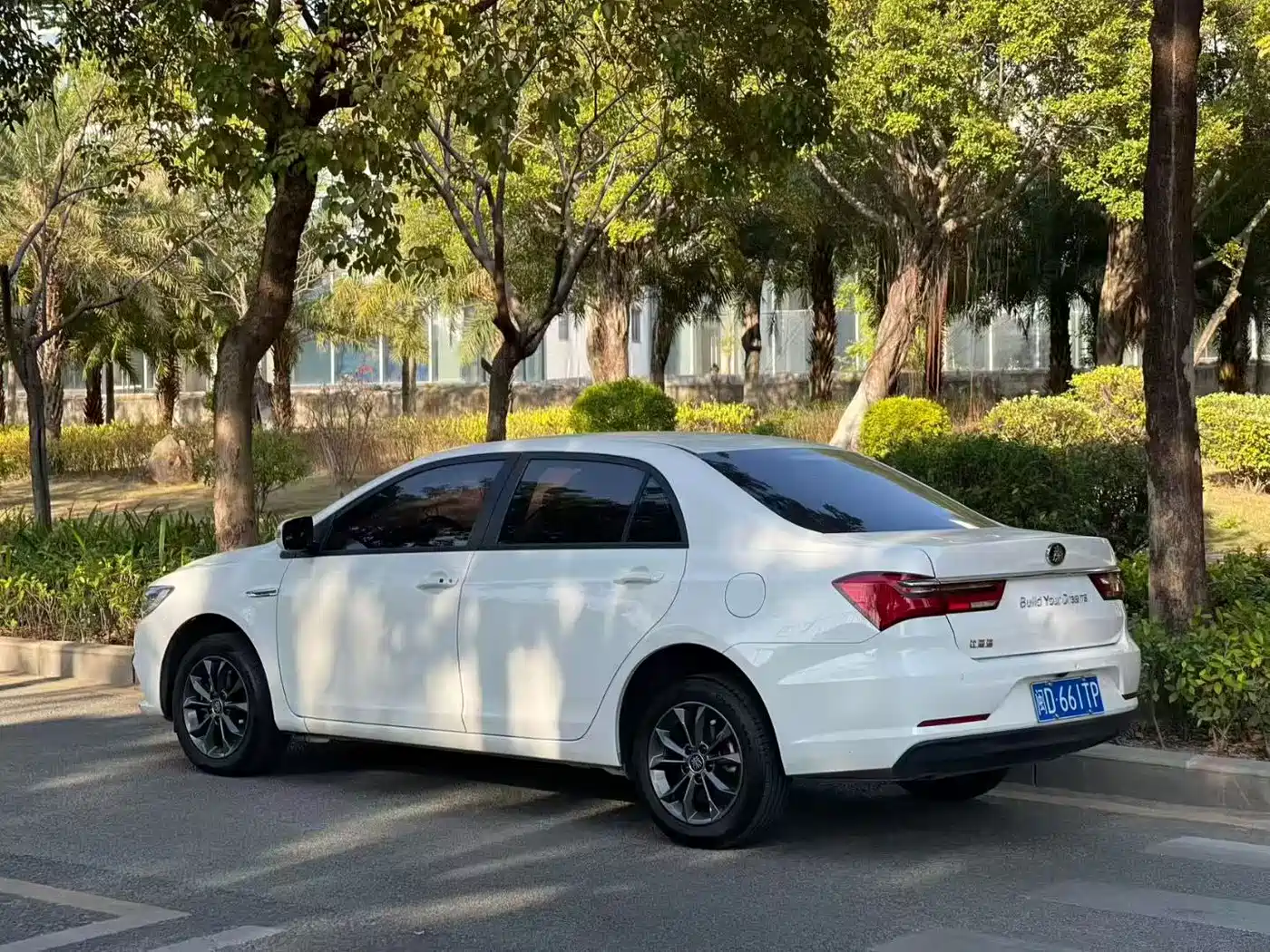 BYD Qin 2019 1.5L Automatic Luxury Edition фото 7