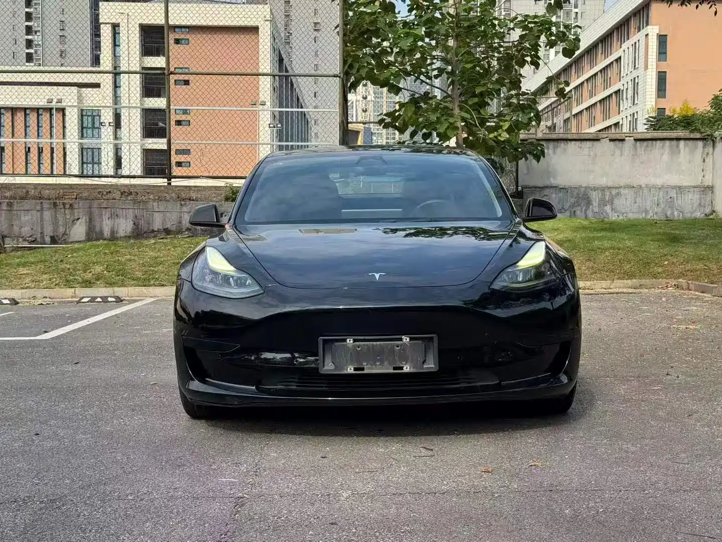 Фото 1 - Tesla Model 3