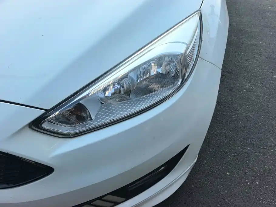 Фото 5 - Ford Focus
