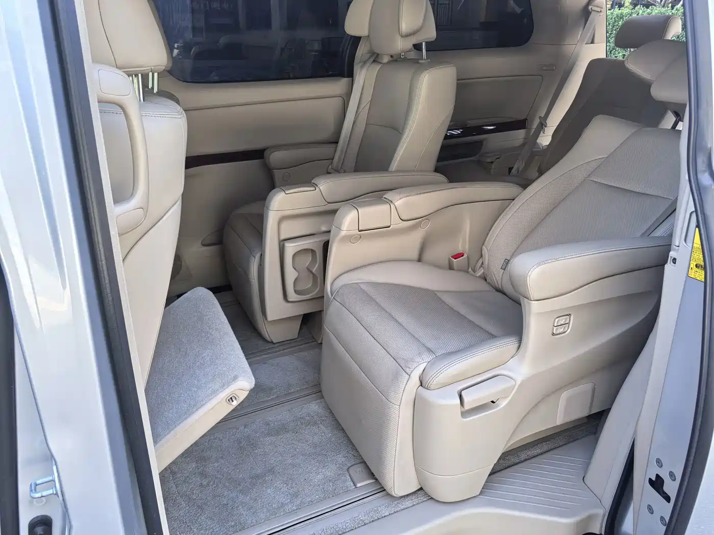 Toyota Alphard 2010 2011 3.5L Luxury Edition