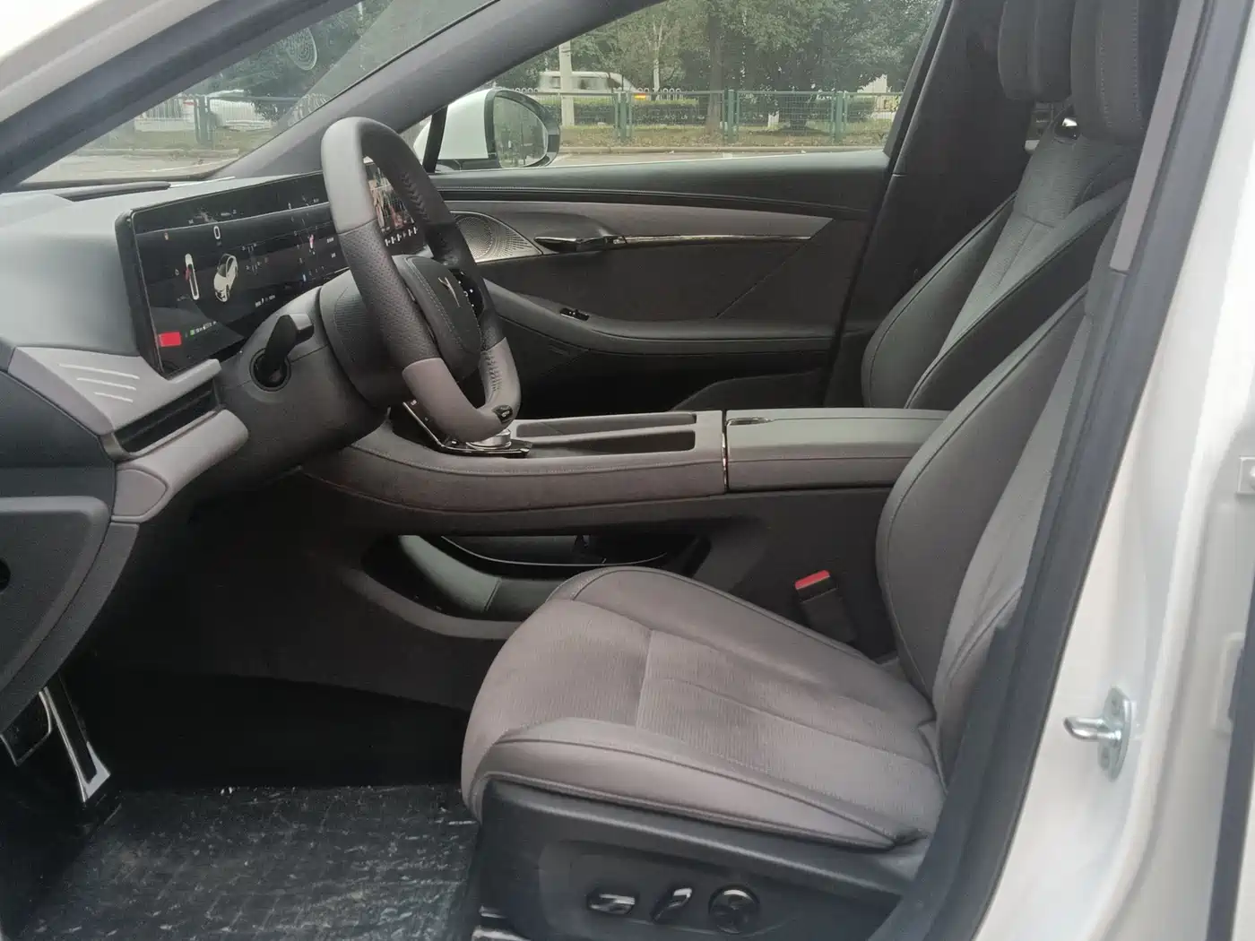 Voyah Passion 2025 2024 PHEV AWD Ultra Long Range Flagship