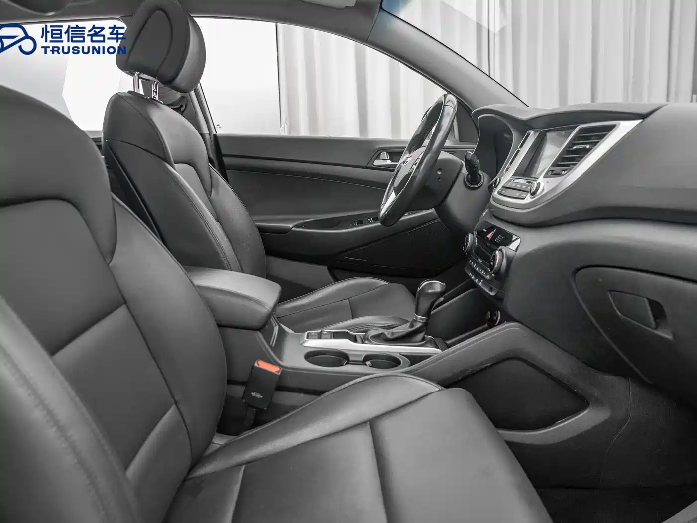 Hyundai Tucson 2018 1.6T DCT 2WD 15th Anniversary Special Edition фото 14
