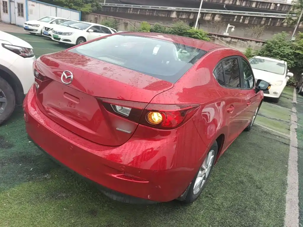 صورة 7 - Mazda Mazda 3