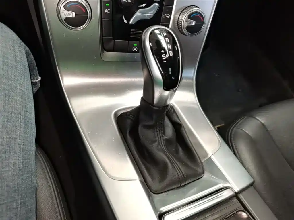 Фото 14 - Volvo S60