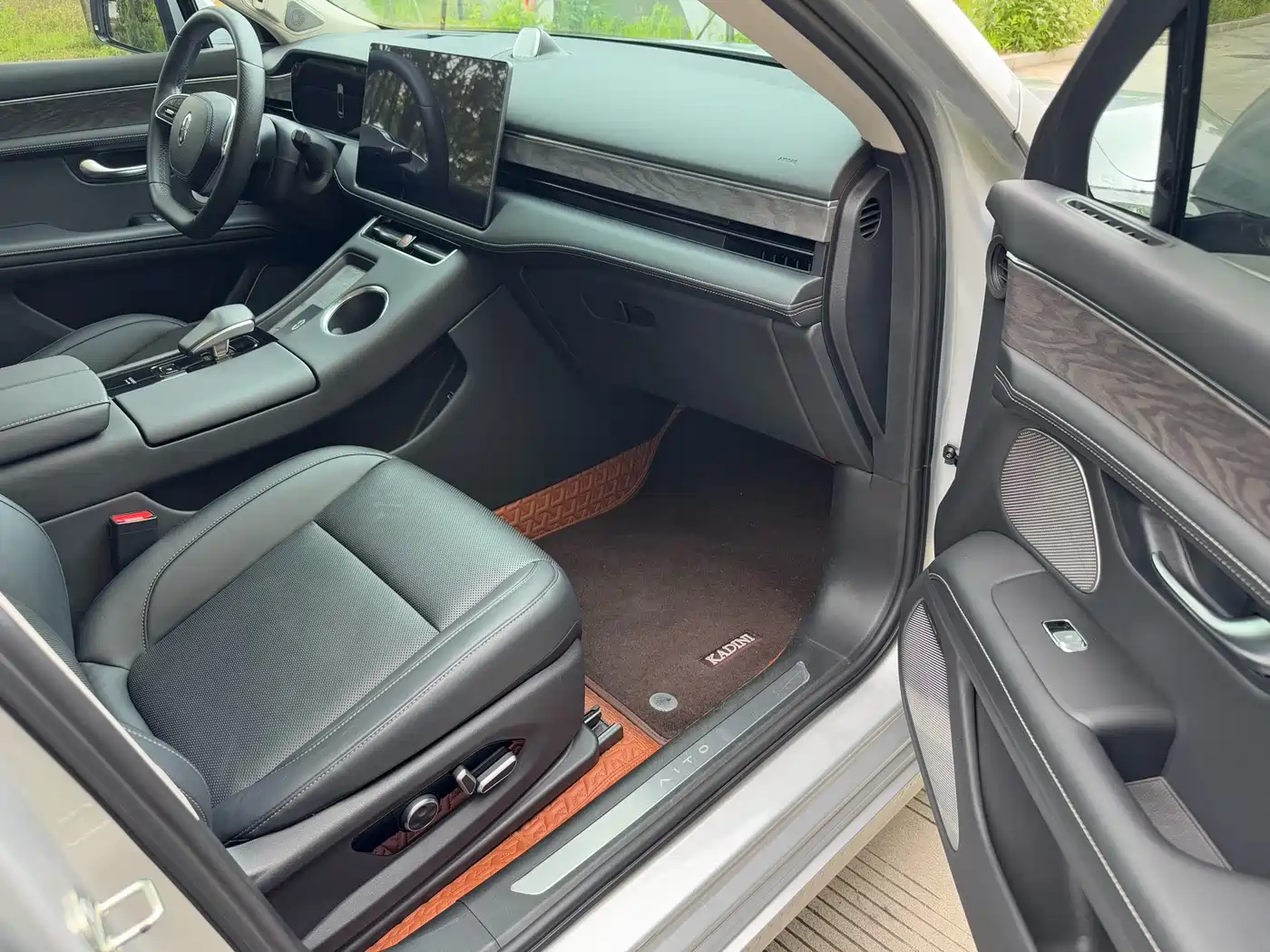 AITO Wenjie AITO M5 2022 Extended Range AWD Performance Edition фото 8