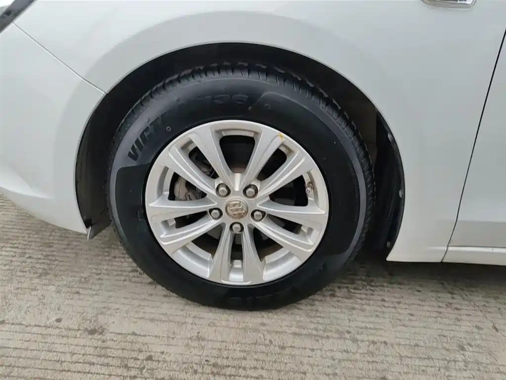 Buick Excelle 2016 15N Automatic Progressive фото 23