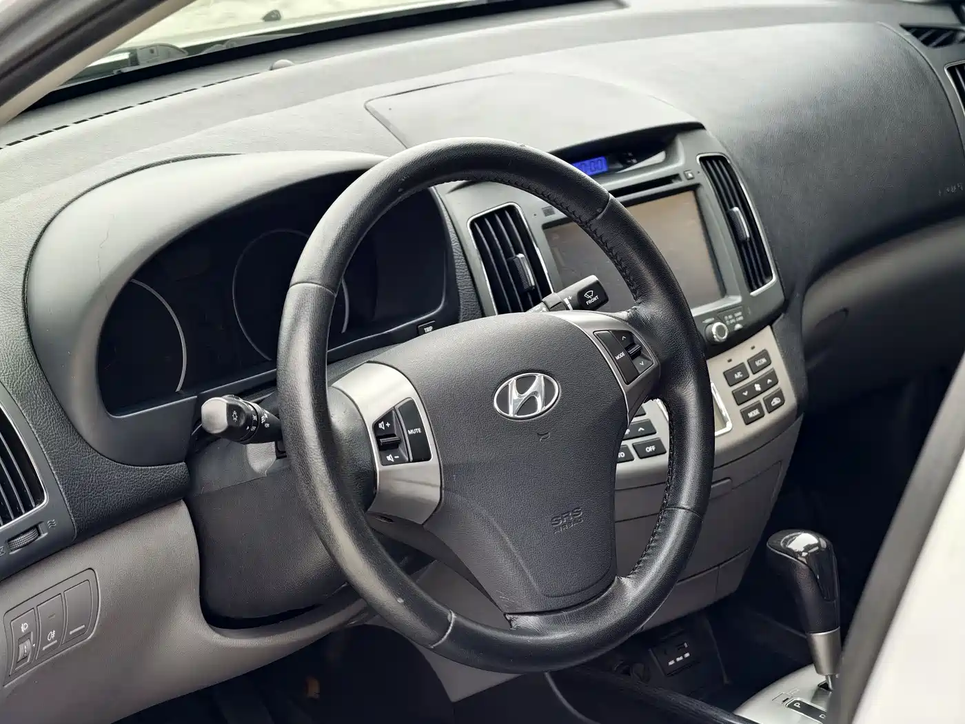 Hyundai Elantra 2011 1.6L Automatic Luxury фото 6
