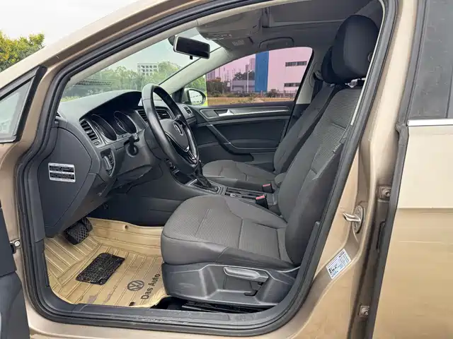 Volkswagen Golf 2016 230TSI Automatic Comfort — фото 4