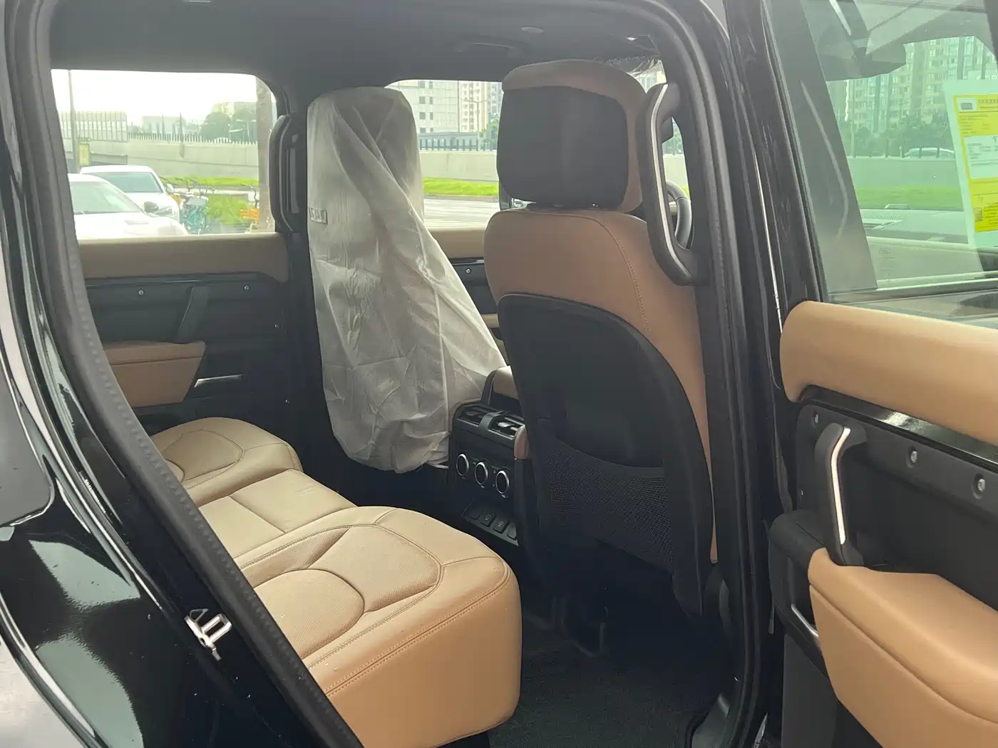 Land Rover Defender 2025 110 3.0T P400 -Dynamic HSE фото 7