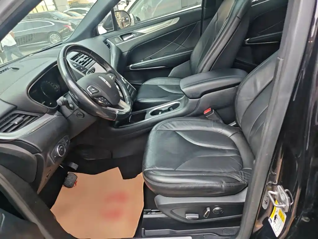 Photo 11 - Lincoln MKC