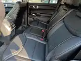 Photo 17 - Ford Explorer
