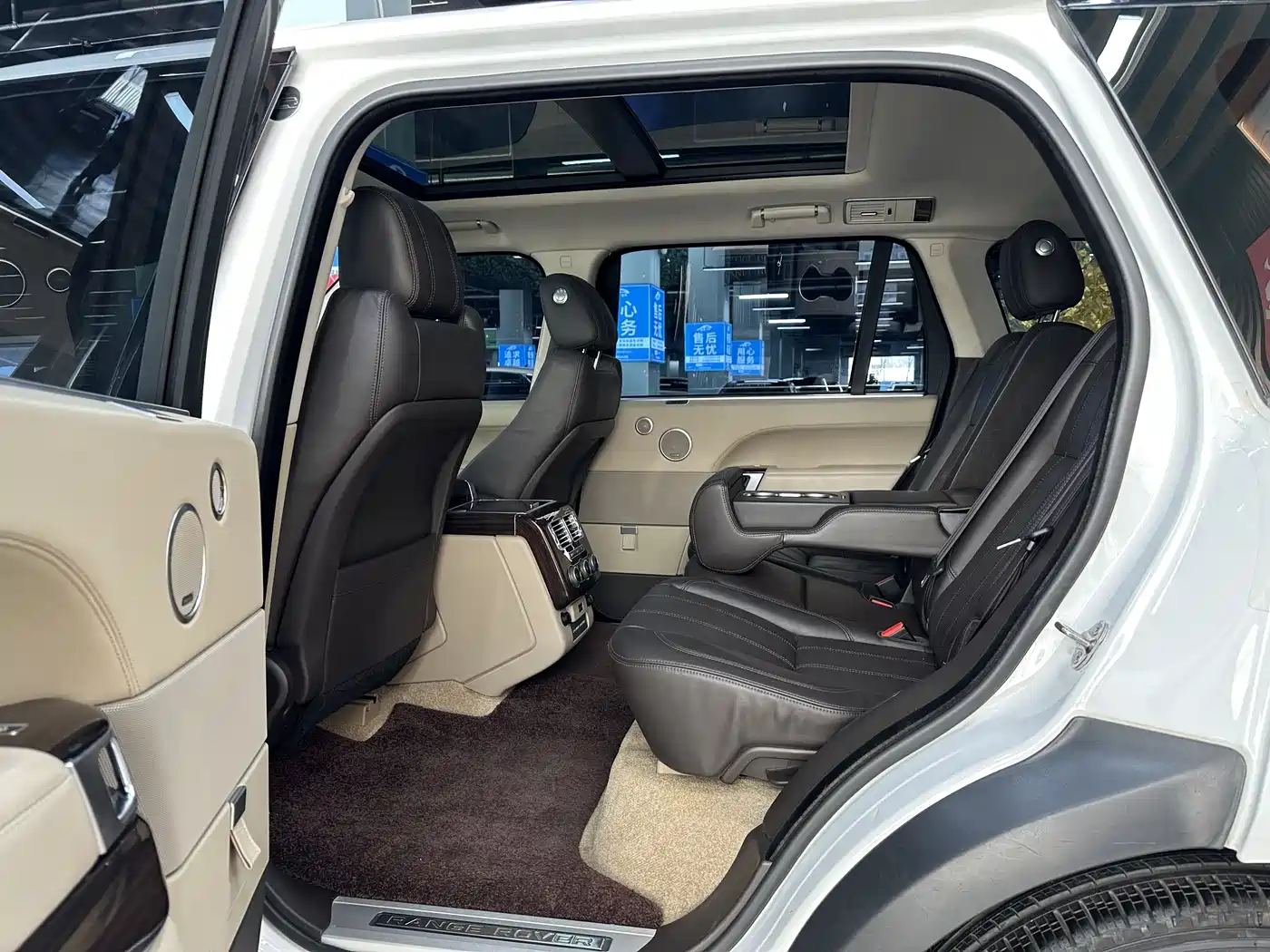 Land Rover Range Rover 2017 3.0 SC V6 Vogue LWB (Long Wheelbase) фото 11